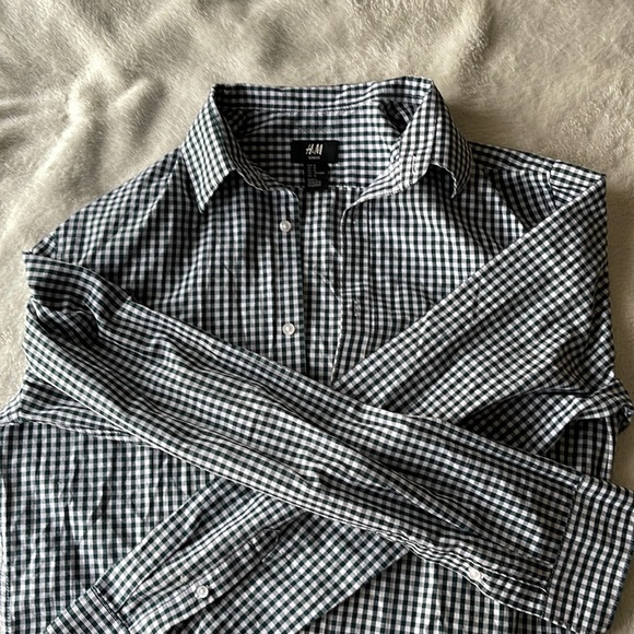 H&M Dress Shirt - Picture 1 of 2